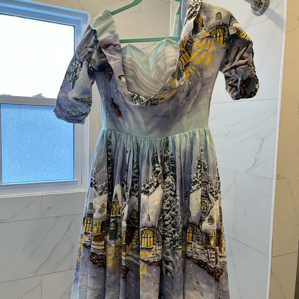 Bernie Dexter Winter Village Print Midi Dress - Picture 2 of 7